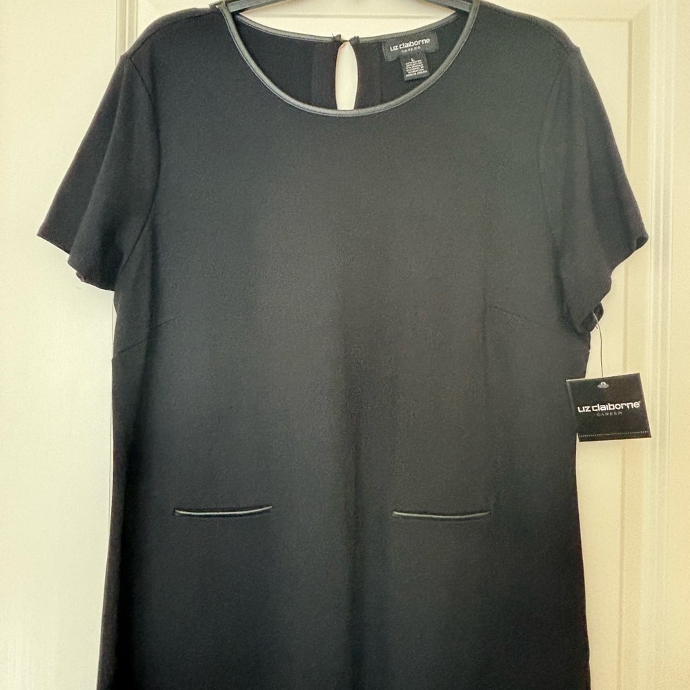 Liz Claiborne Women's Classic Black Short Sleeve Top